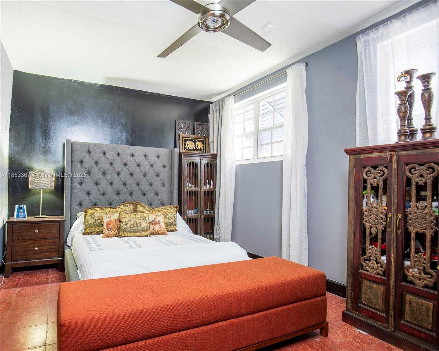 Small Image of 6445 SOUTH FUNSTON ST, Hollywood Number 9