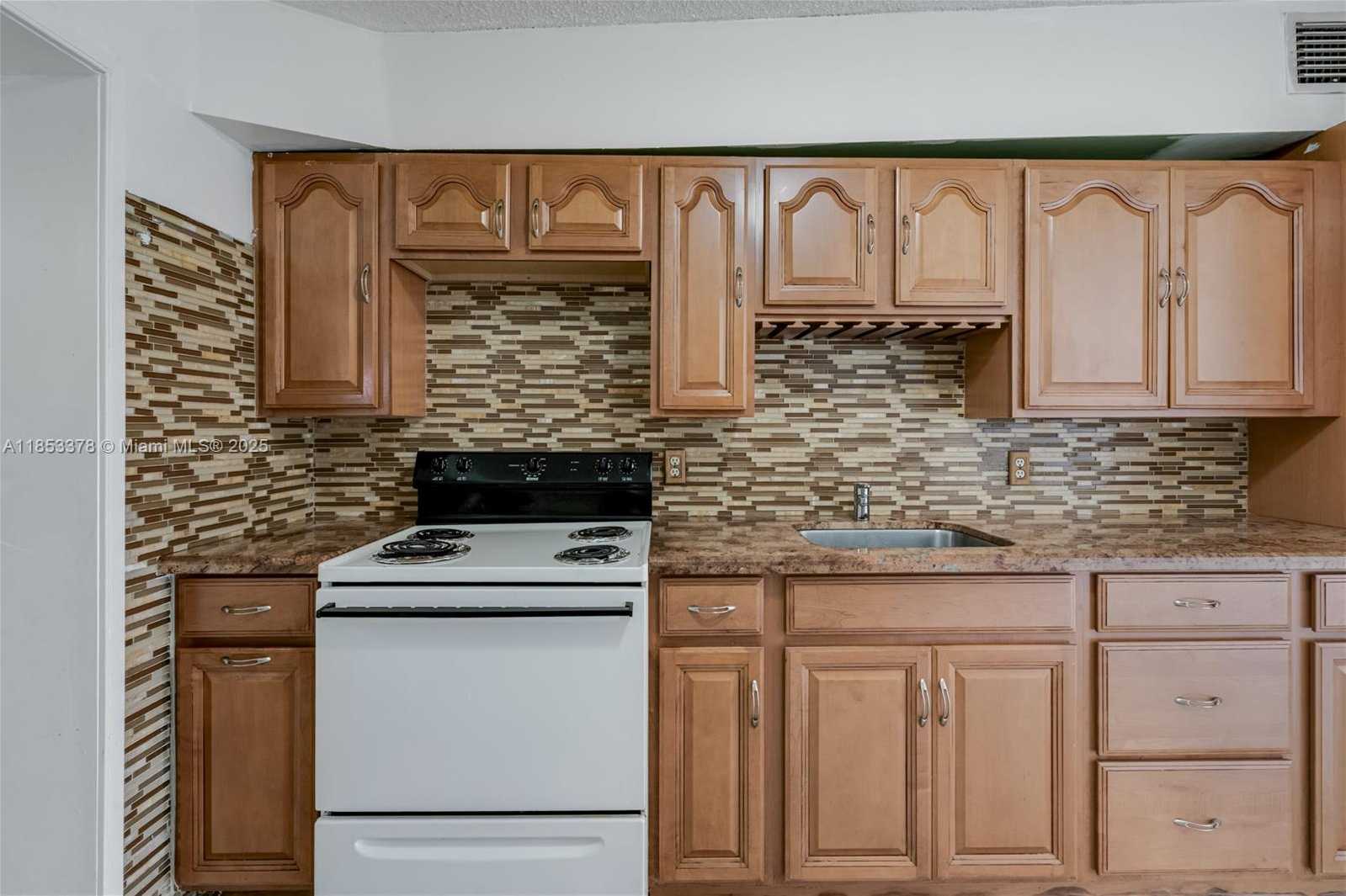 Small Image of 561 EAST 62ND ST, Hialeah Number 4
