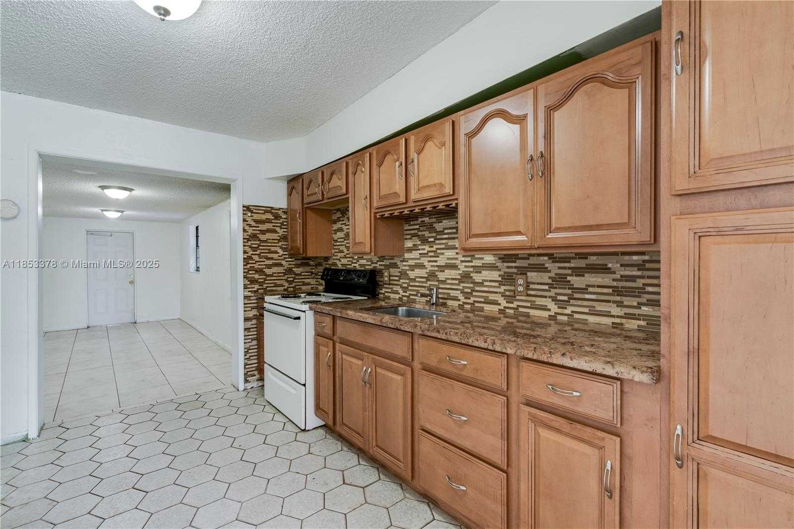 Small Image of 561 EAST 62ND ST, Hialeah Number 6