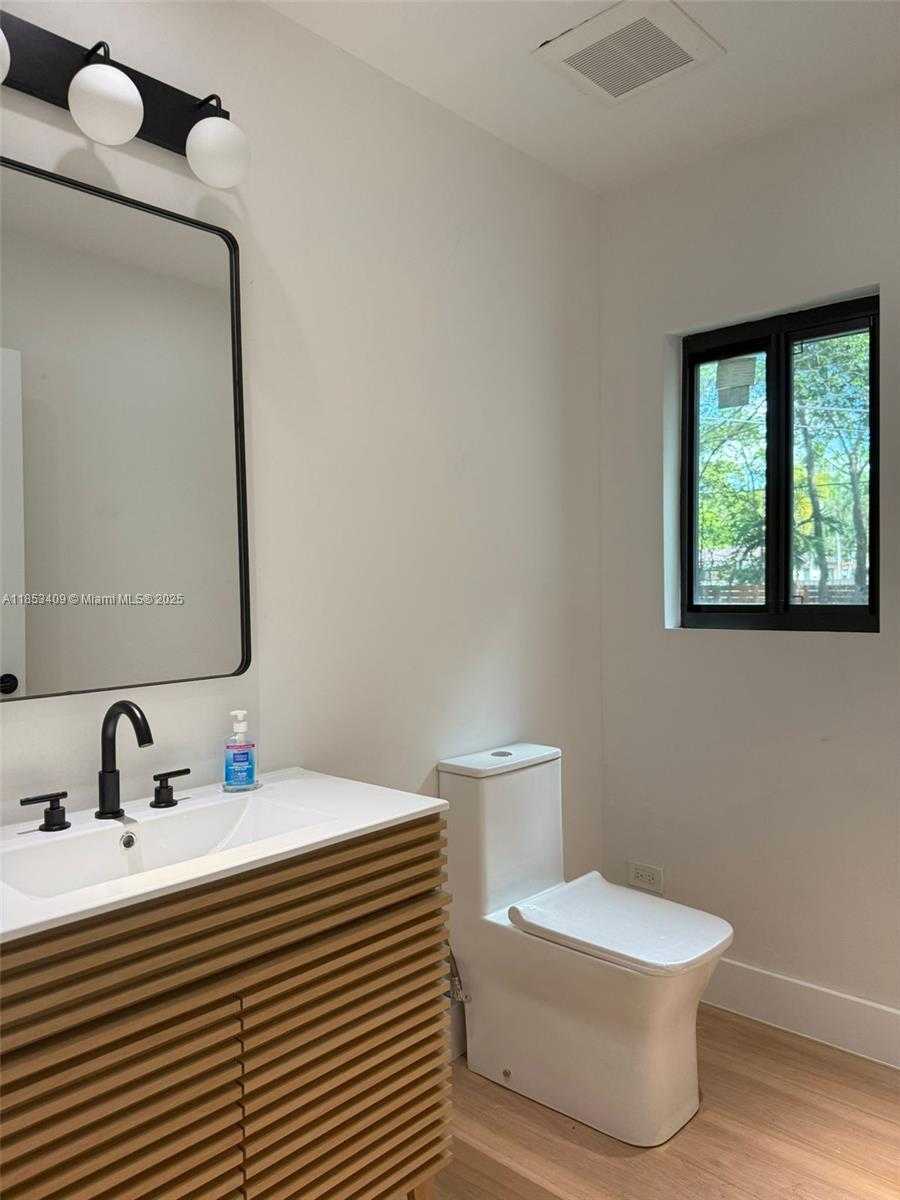 Small Image of 173 NORTH WEST 107TH ST, Miami Shores Number 15