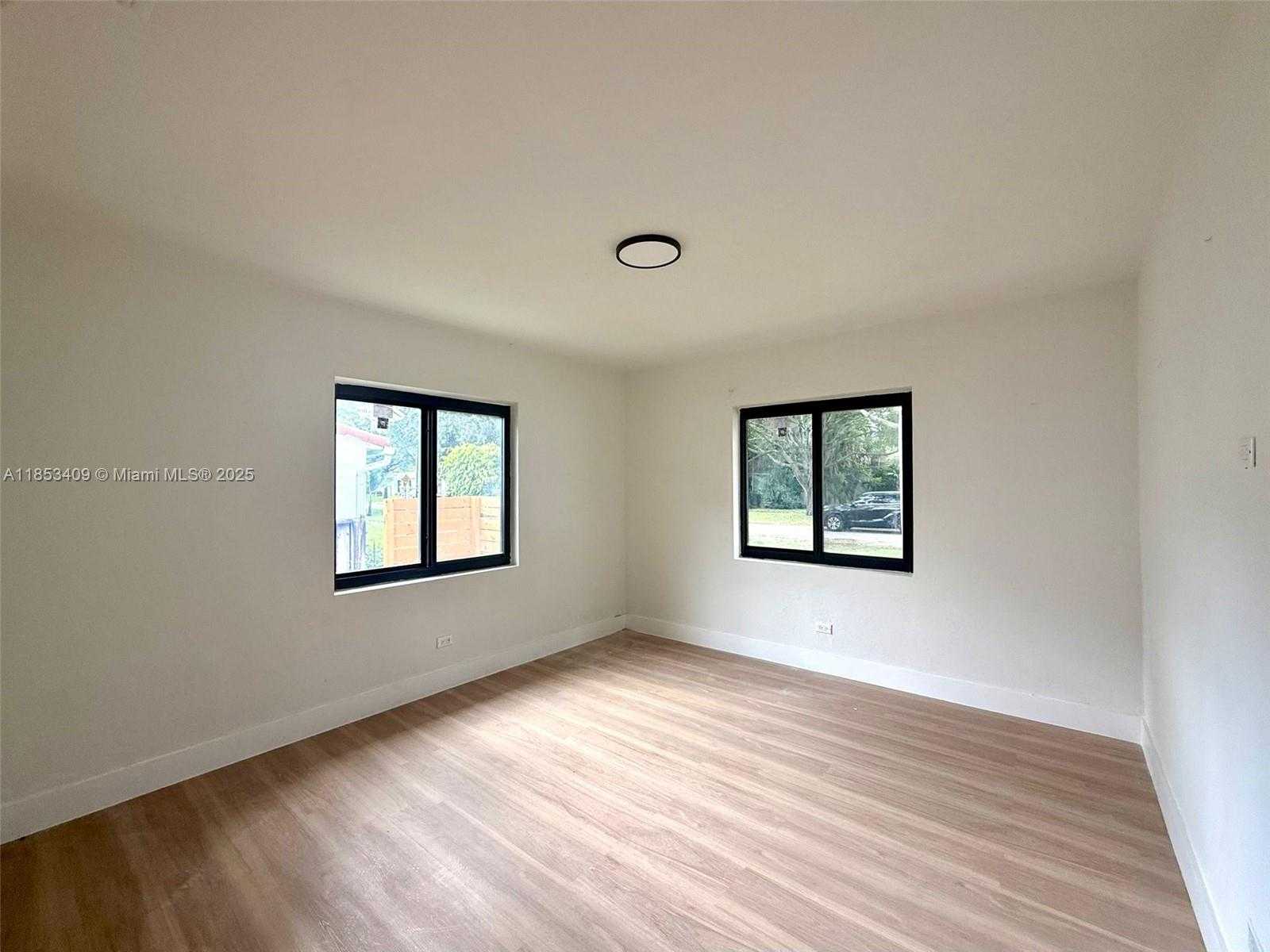 Small Image of 173 NORTH WEST 107TH ST, Miami Shores Number 6