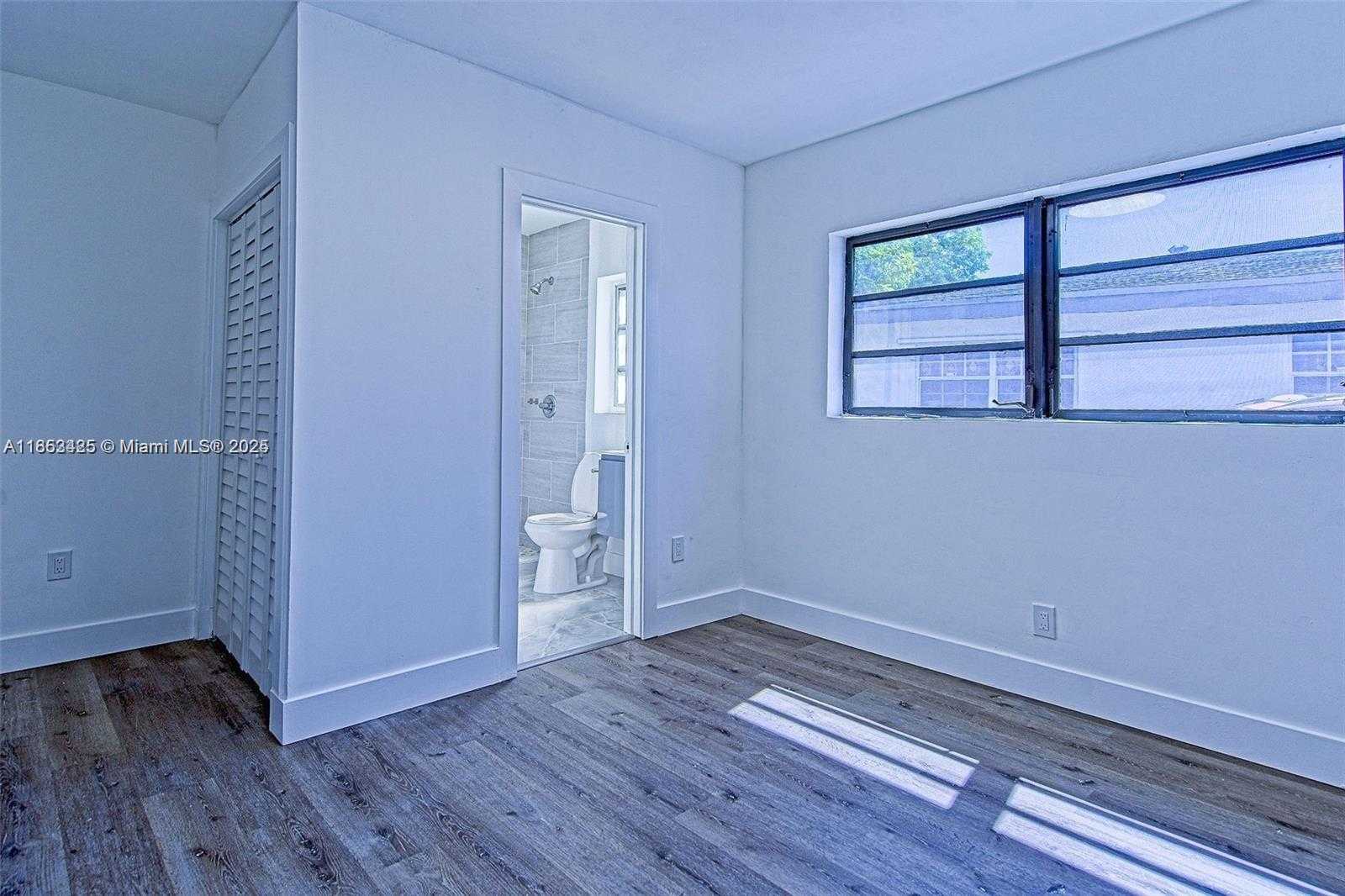 Small Image of 372 WEST DAYTON CIR, Fort Lauderdale Number 10