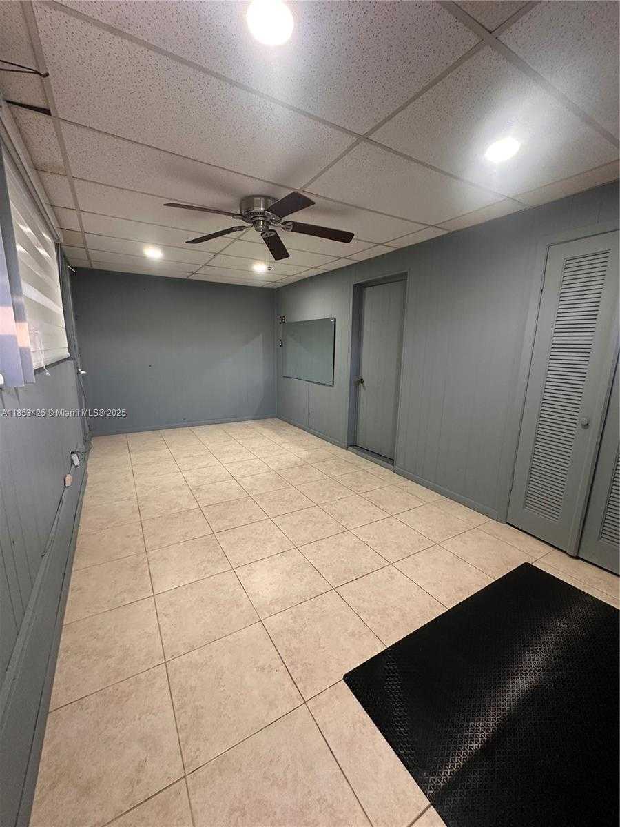 Small Image of 372 WEST DAYTON CIR, Fort Lauderdale Number 26