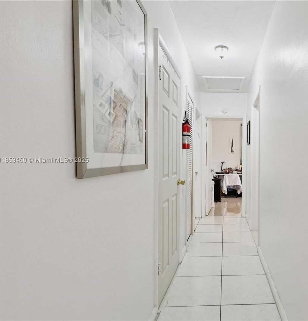 Small Image of 550 NORTH EAST 173RD ST, North Miami Beach Number 13