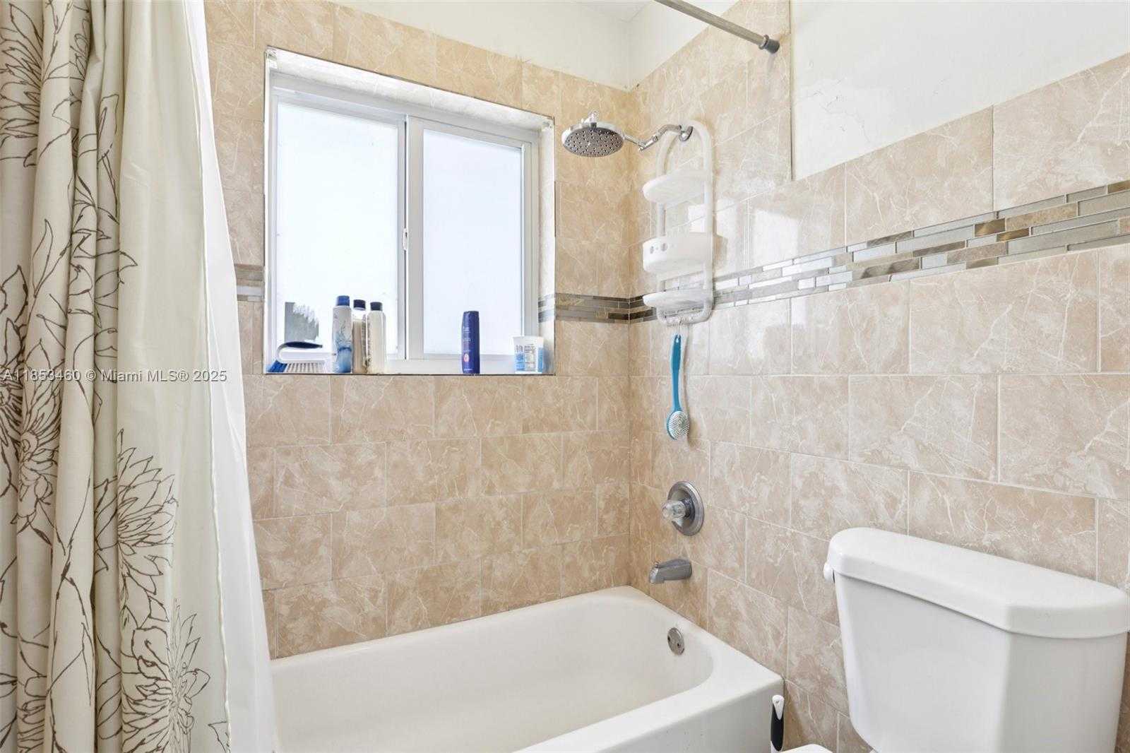 Small Image of 550 NORTH EAST 173RD ST, North Miami Beach Number 23