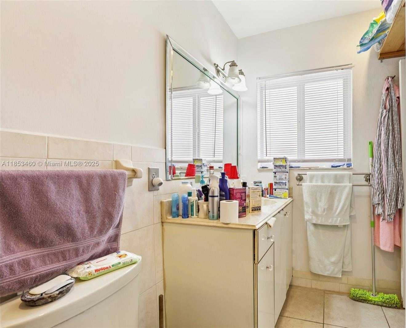 Small Image of 550 NORTH EAST 173RD ST, North Miami Beach Number 24