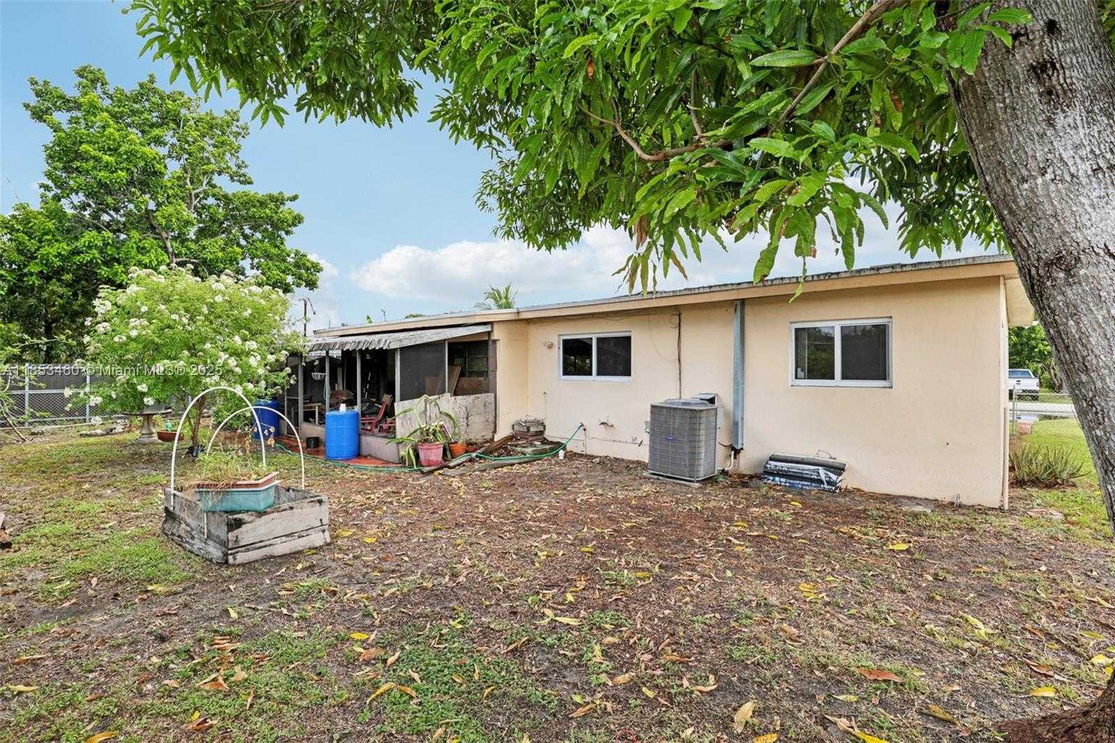 Small Image of 550 NORTH EAST 173RD ST, North Miami Beach Number 28