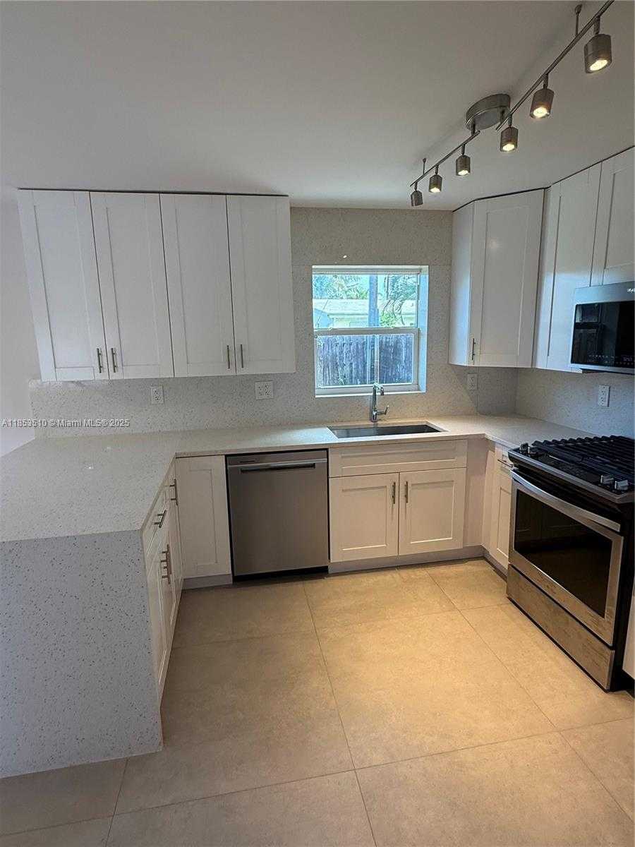 Small Image of 1630 NORTH EAST 34TH CT, Pompano Beach Number 7