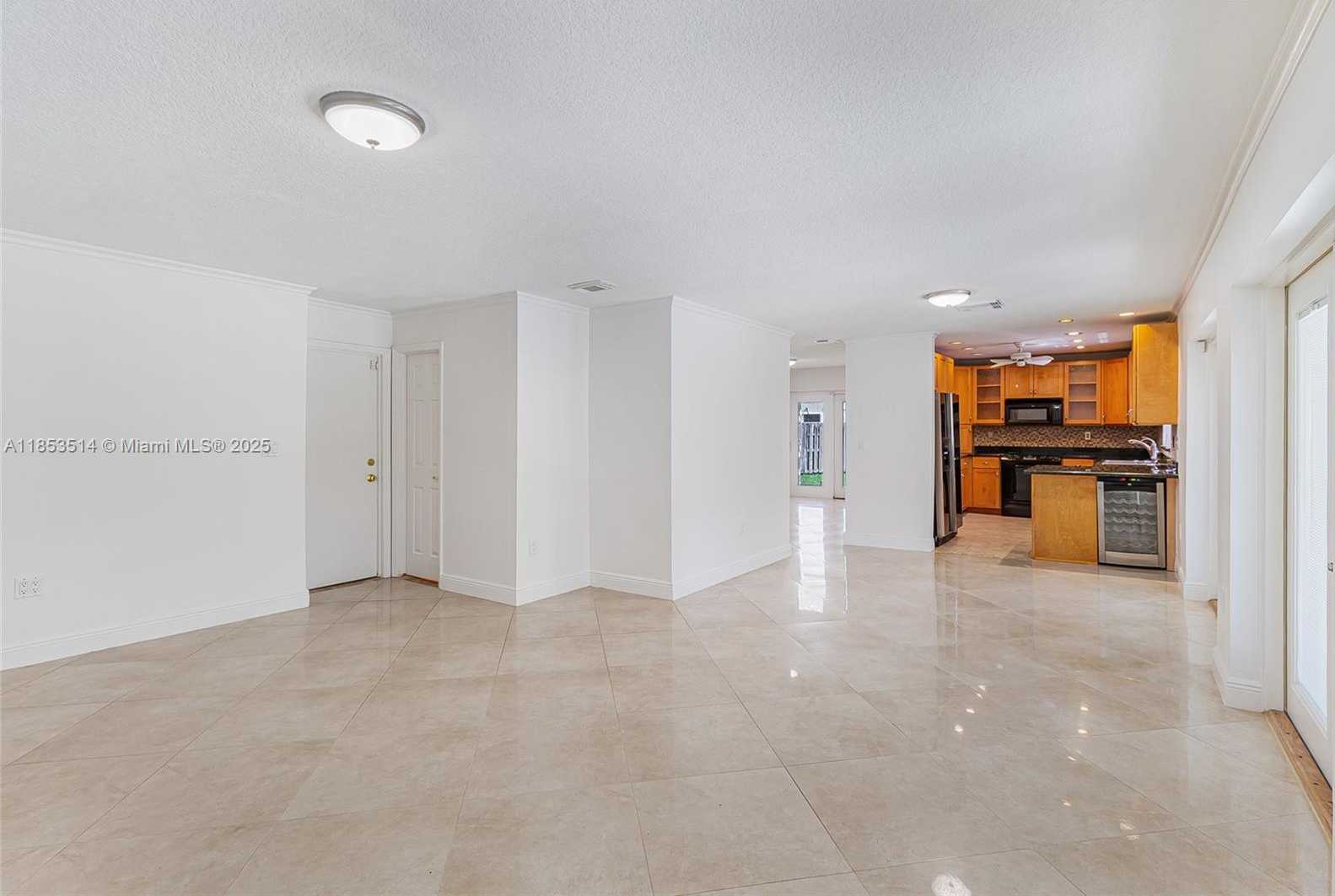 Small Image of 7725 NORTH WEST 192ND ST, Hialeah Number 15
