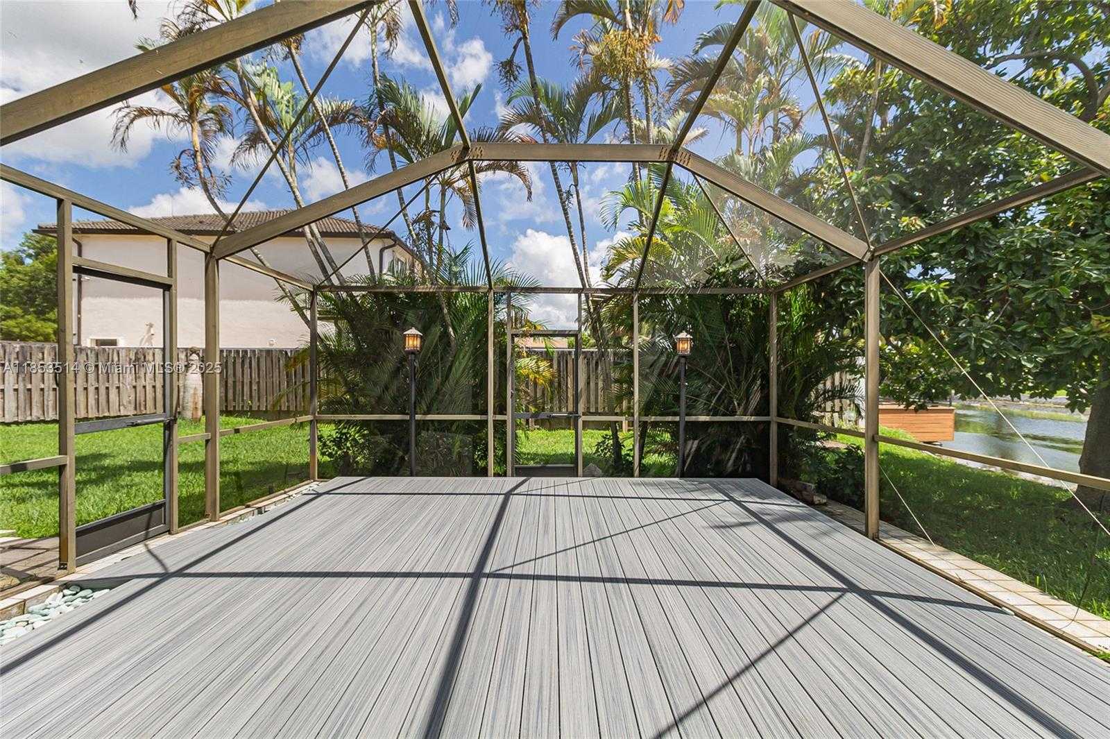 Small Image of 7725 NORTH WEST 192ND ST, Hialeah Number 3