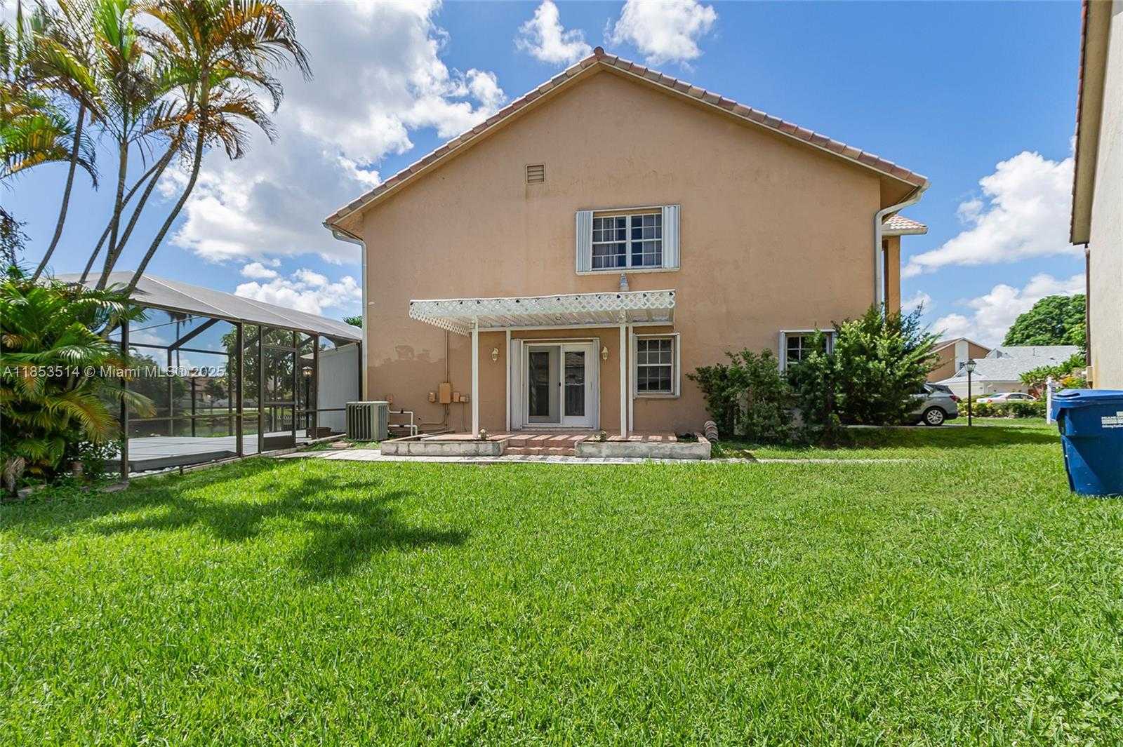Small Image of 7725 NORTH WEST 192ND ST, Hialeah Number 8
