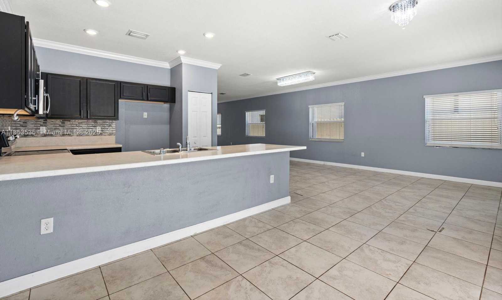 Small Image of 3136 SOUTH EAST 2ND DR, Homestead Number 11