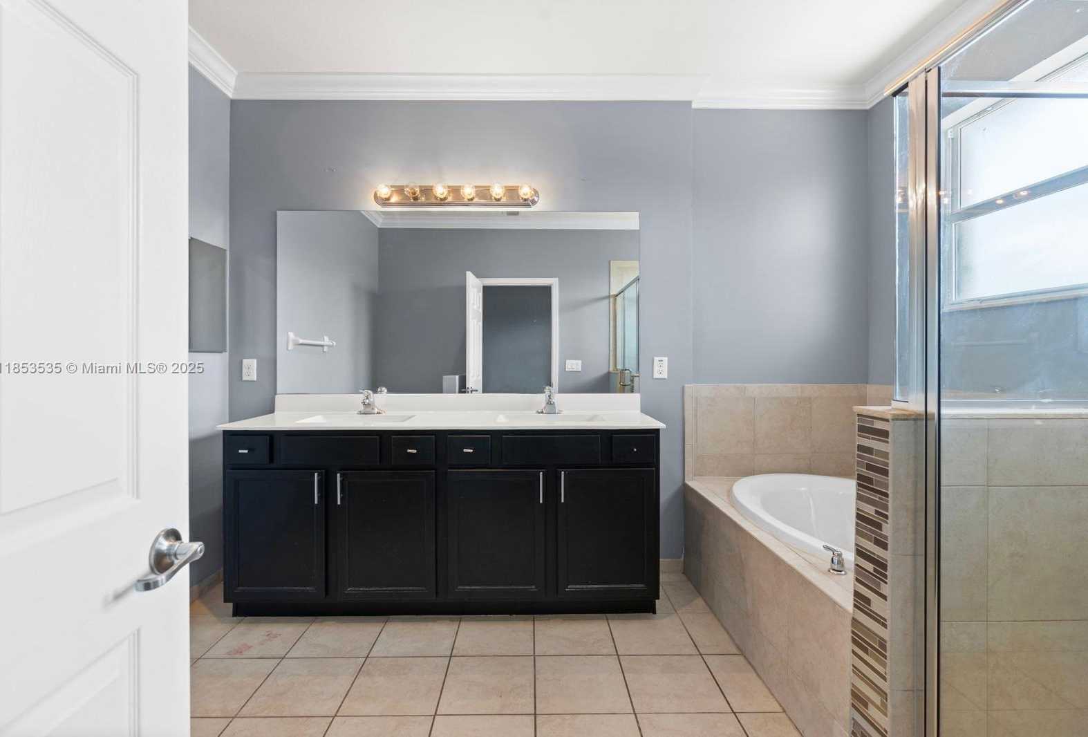 Small Image of 3136 SOUTH EAST 2ND DR, Homestead Number 16