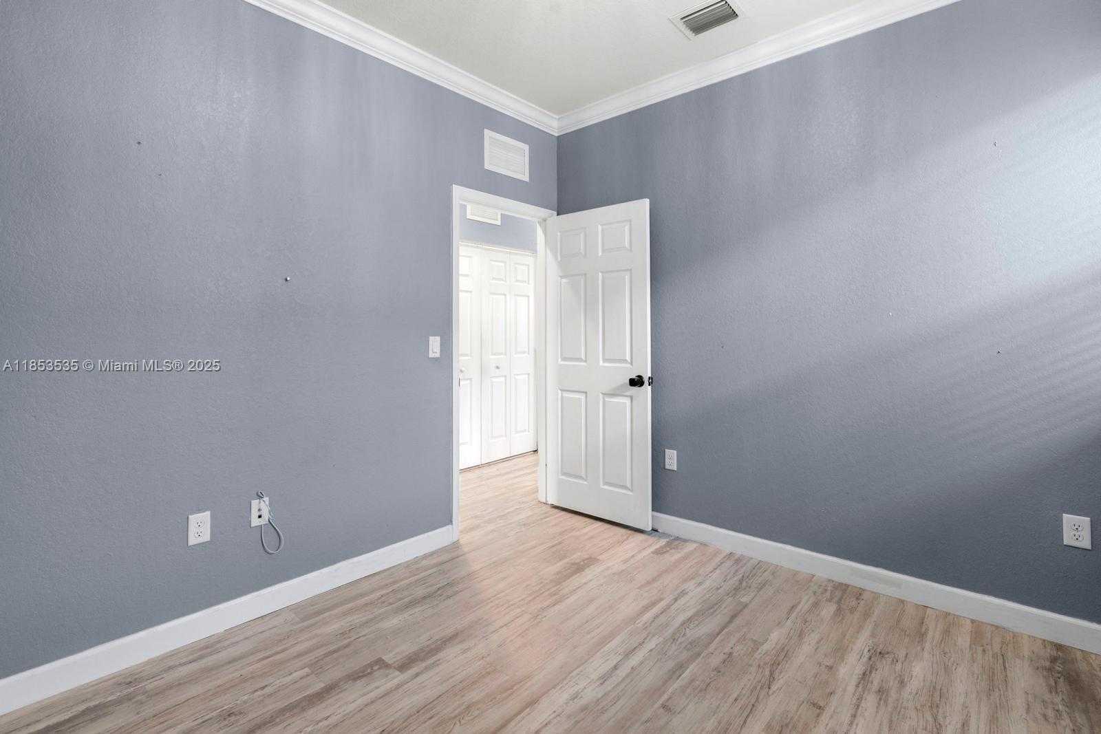 Small Image of 3136 SOUTH EAST 2ND DR, Homestead Number 19