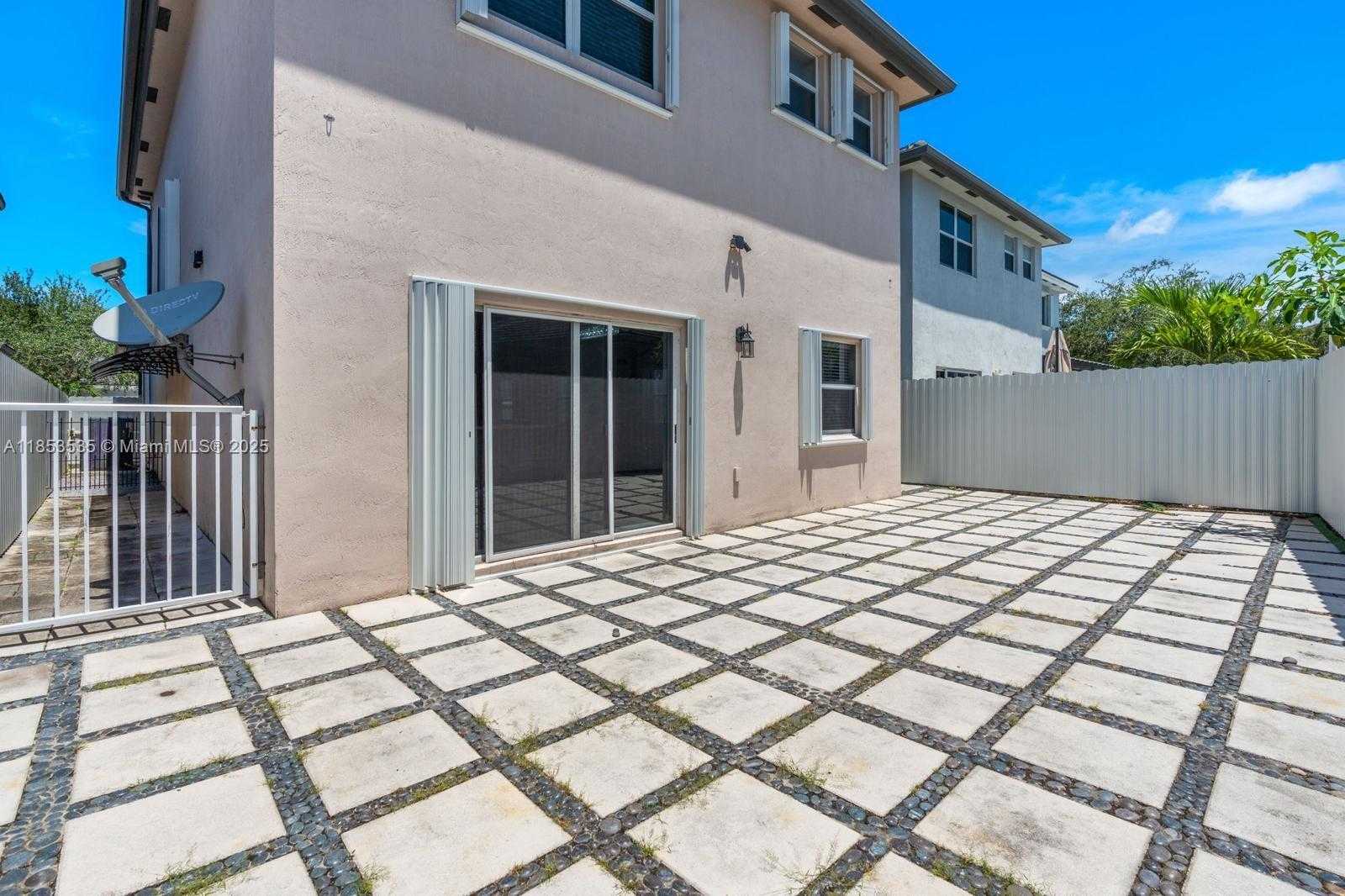 Small Image of 3136 SOUTH EAST 2ND DR, Homestead Number 25