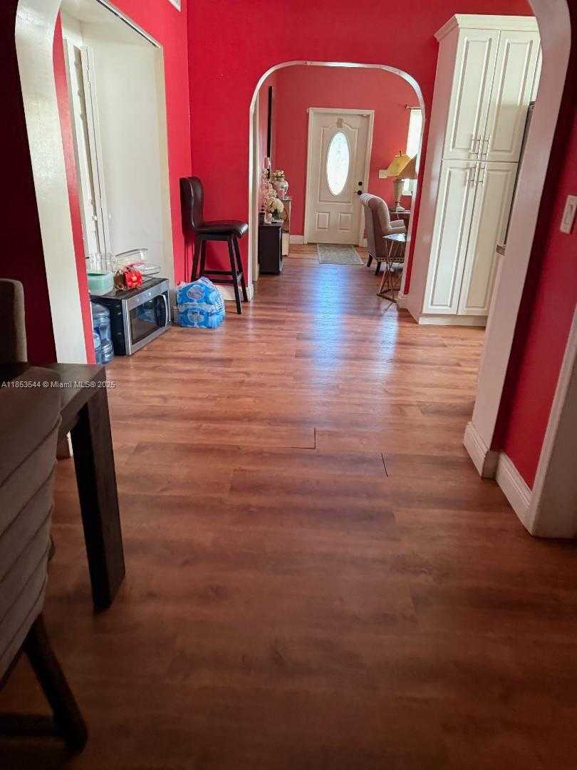 Small Image of 985 NORTH EAST 146TH ST, North Miami Number 12