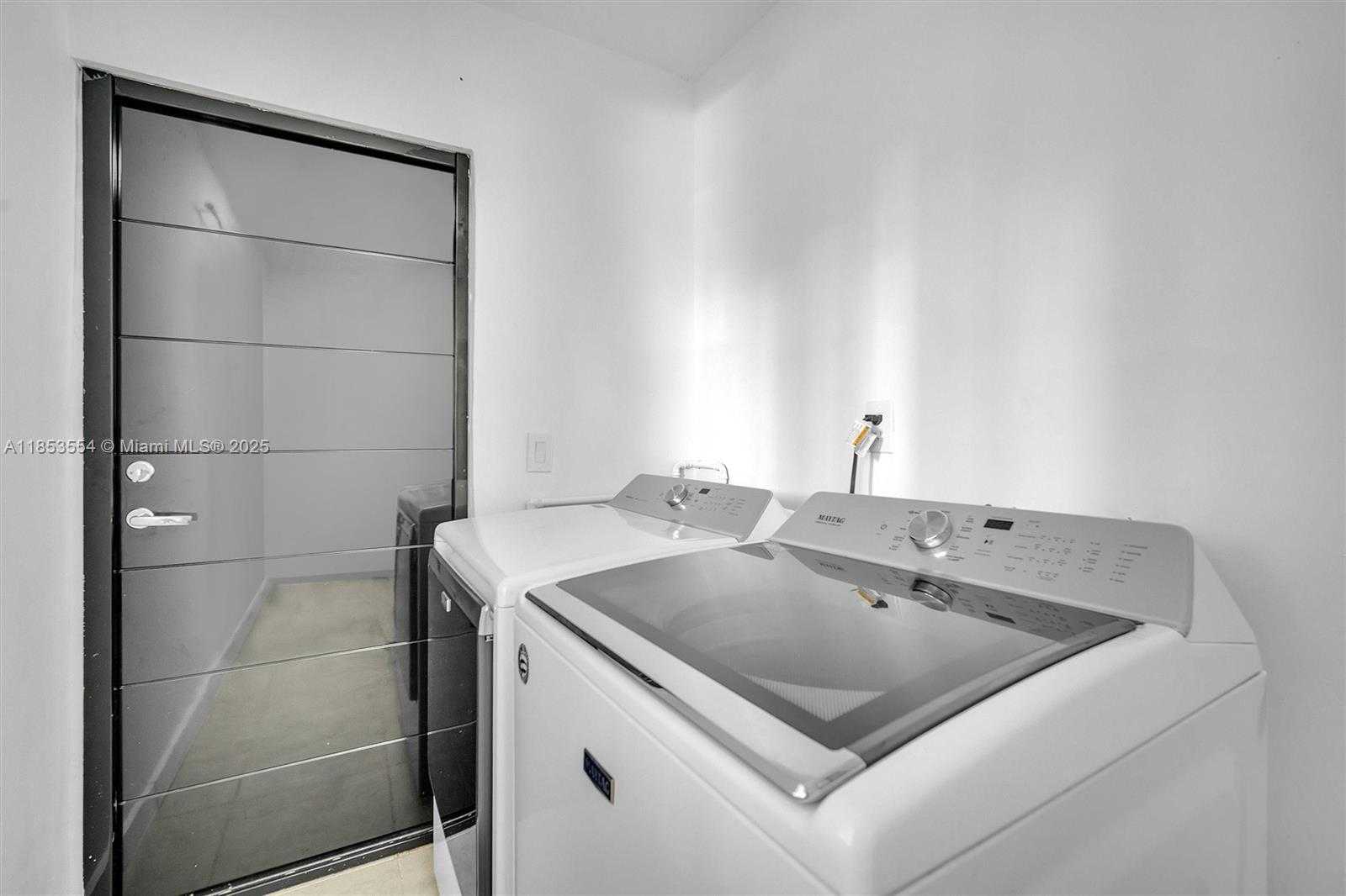 Small Image of 1125 NORTH 13TH CT, Hollywood Number 10