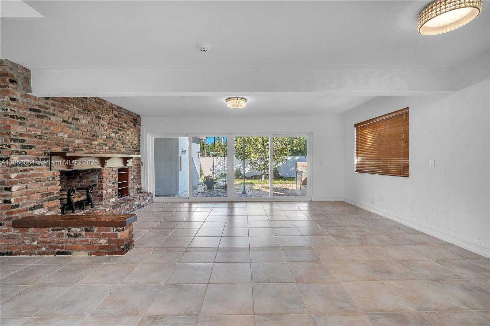 Small Image of 1125 NORTH 13TH CT, Hollywood Number 3