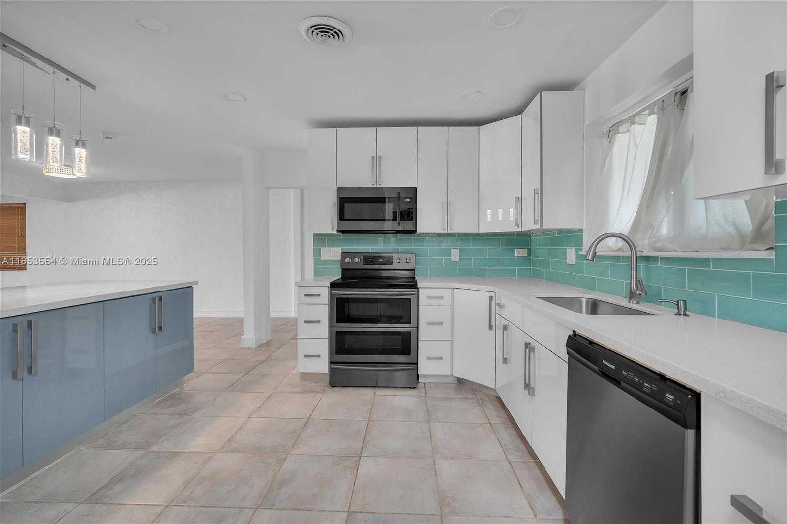Small Image of 1125 NORTH 13TH CT, Hollywood Number 4
