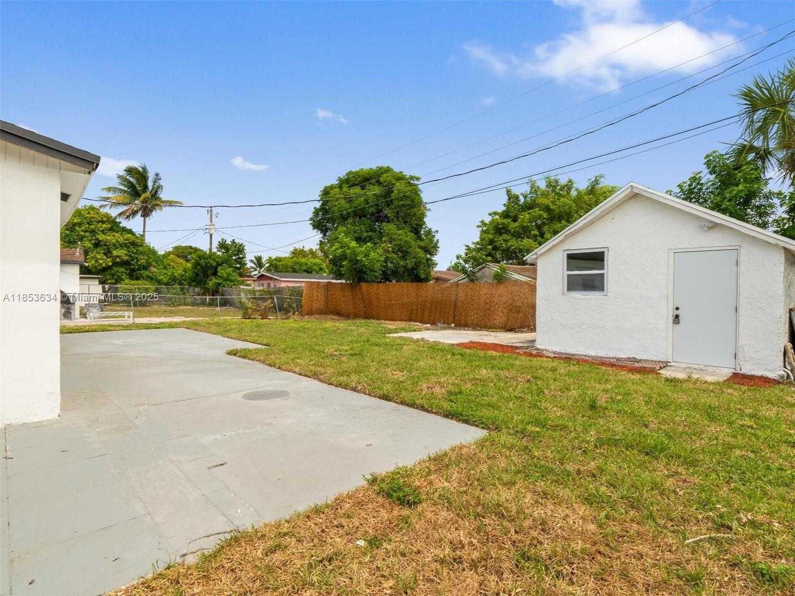 Small Image of 664 NORTH WEST 21ST ST, Pompano Beach Number 4