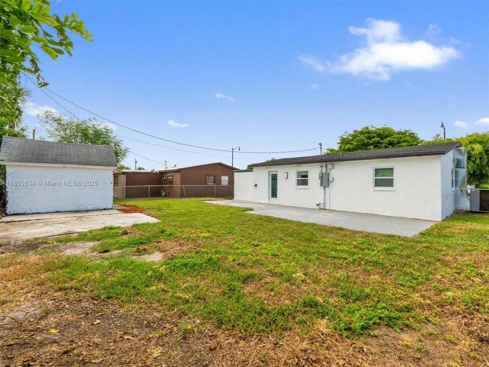 Small Image of 664 NORTH WEST 21ST ST, Pompano Beach Number 5