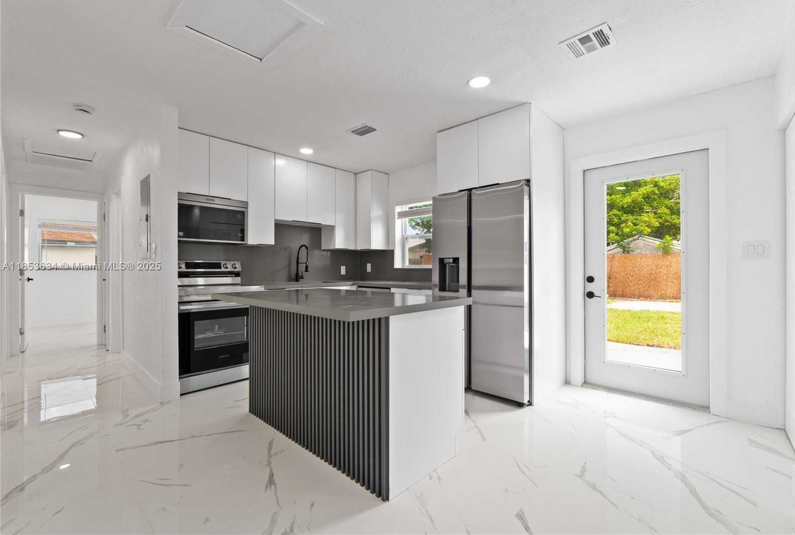 Small Image of 664 NORTH WEST 21ST ST, Pompano Beach Number 7