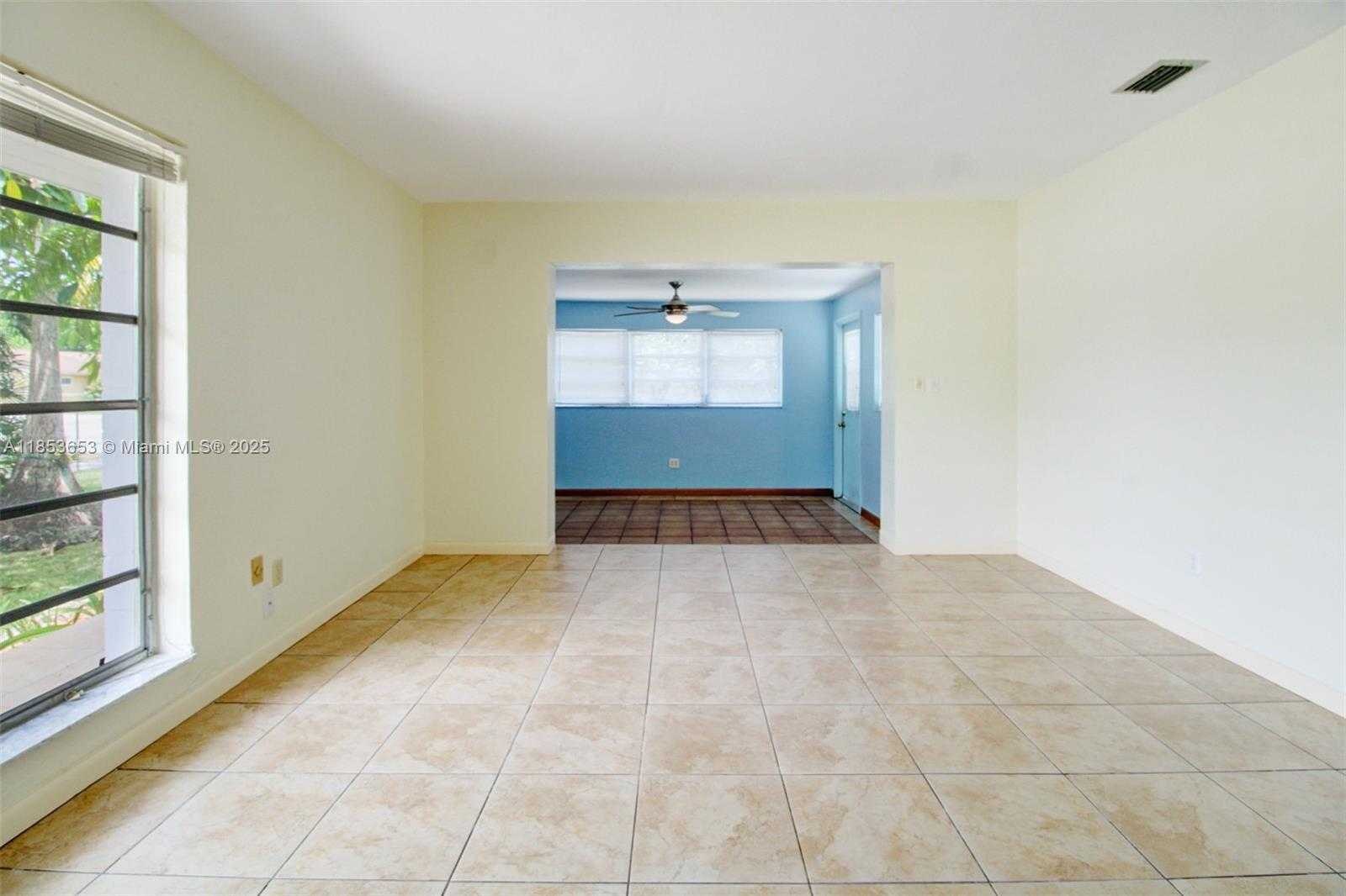 Small Image of 10250 CARIBBEAN BLVD, Cutler Bay Number 4