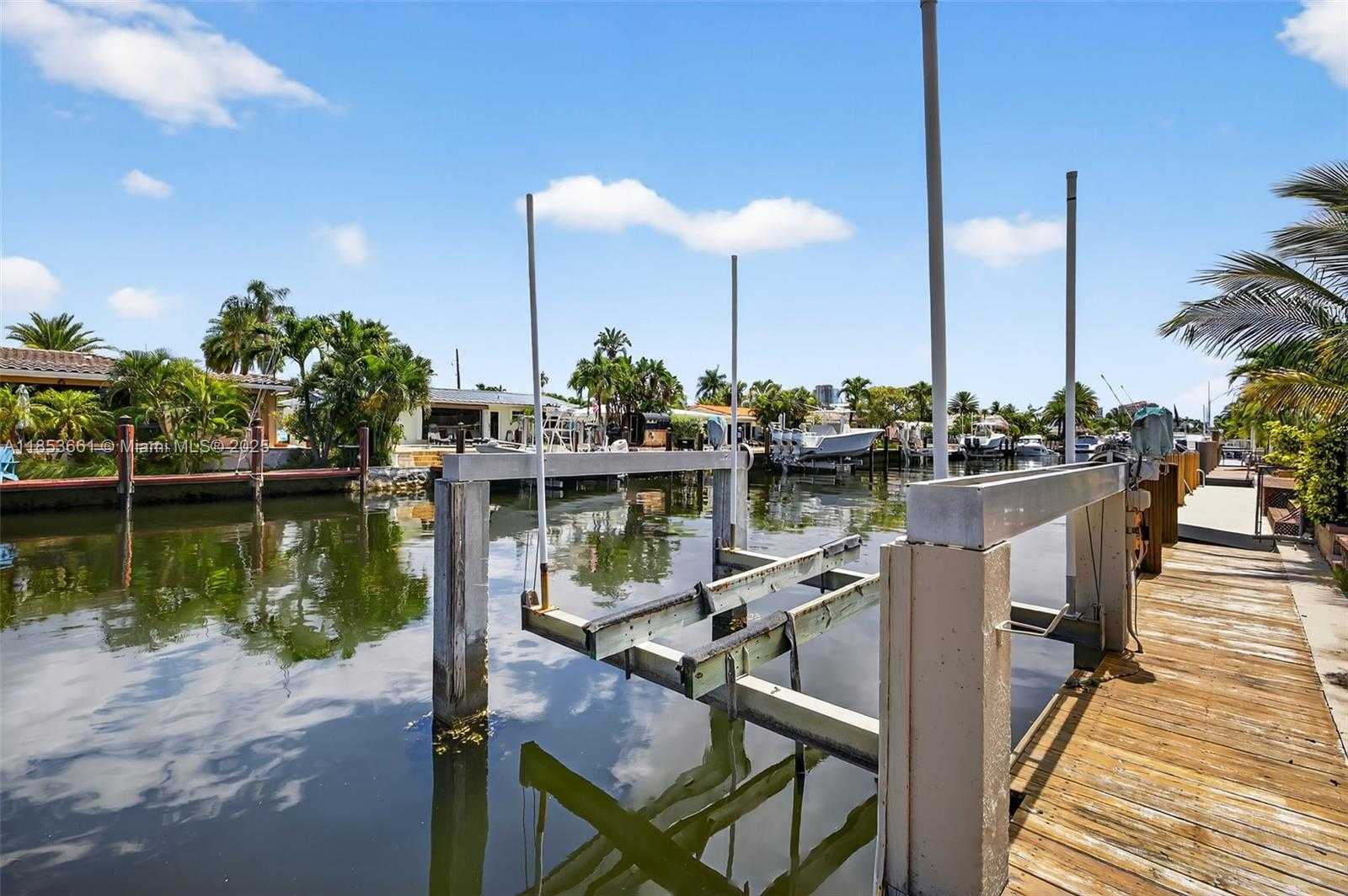 Small Image of 2481 SOUTH EAST 15TH ST, Pompano Beach Number 8