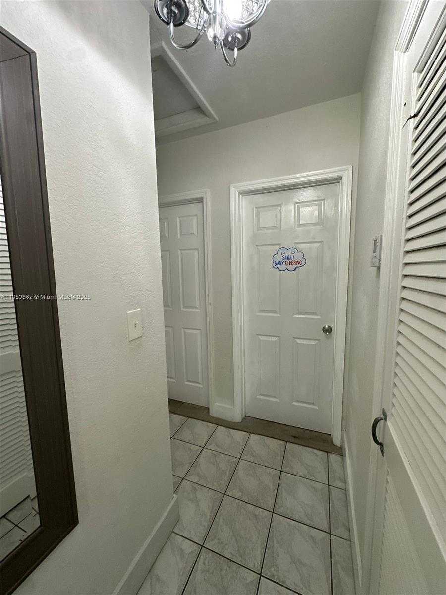 Small Image of 19361 NORTH WEST 1ST CT, Miami Gardens Number 16