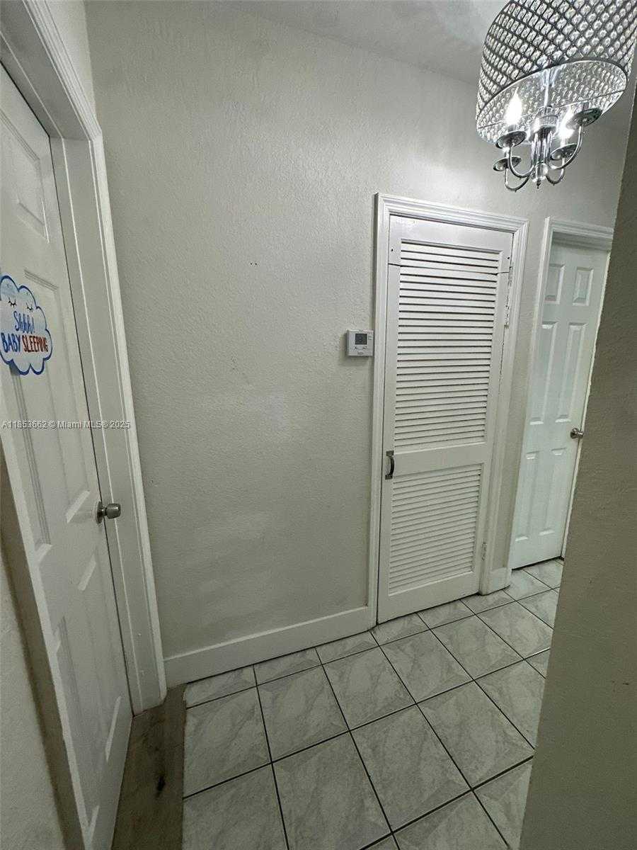 Small Image of 19361 NORTH WEST 1ST CT, Miami Gardens Number 18