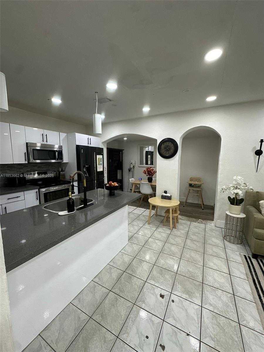 Small Image of 19361 NORTH WEST 1ST CT, Miami Gardens Number 22