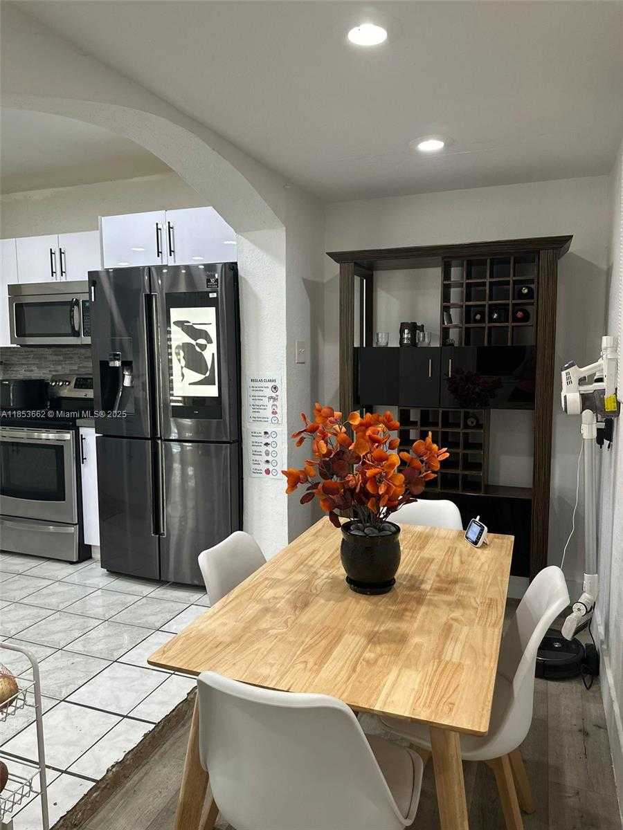 Small Image of 19361 NORTH WEST 1ST CT, Miami Gardens Number 31