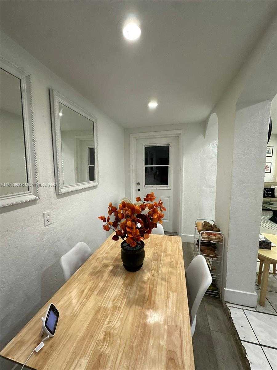 Small Image of 19361 NORTH WEST 1ST CT, Miami Gardens Number 35
