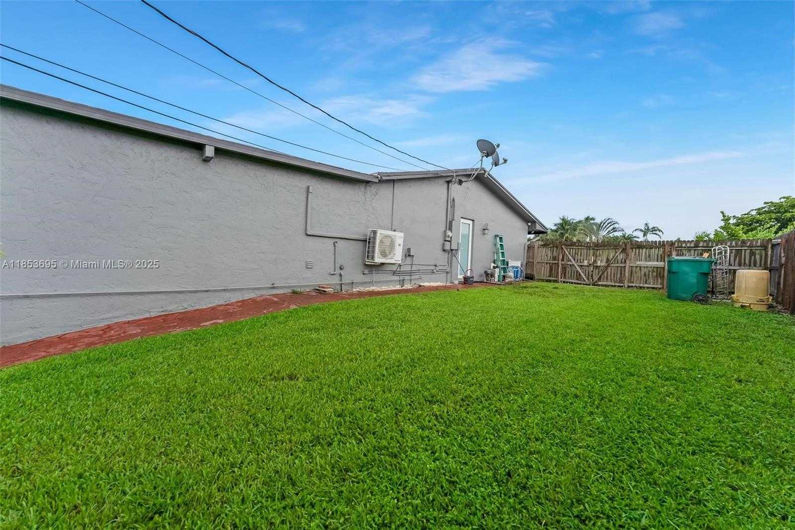 Small Image of 6571 SOUTH WEST 56TH ST, Davie Number 34