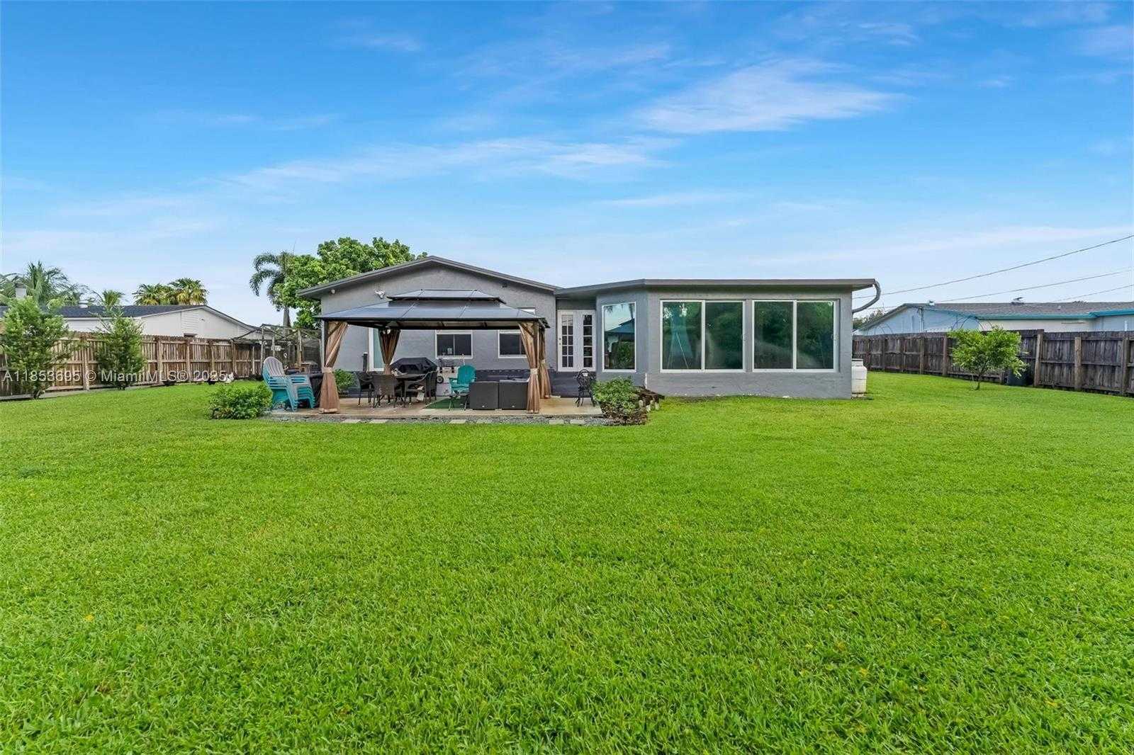 Small Image of 6571 SOUTH WEST 56TH ST, Davie Number 39