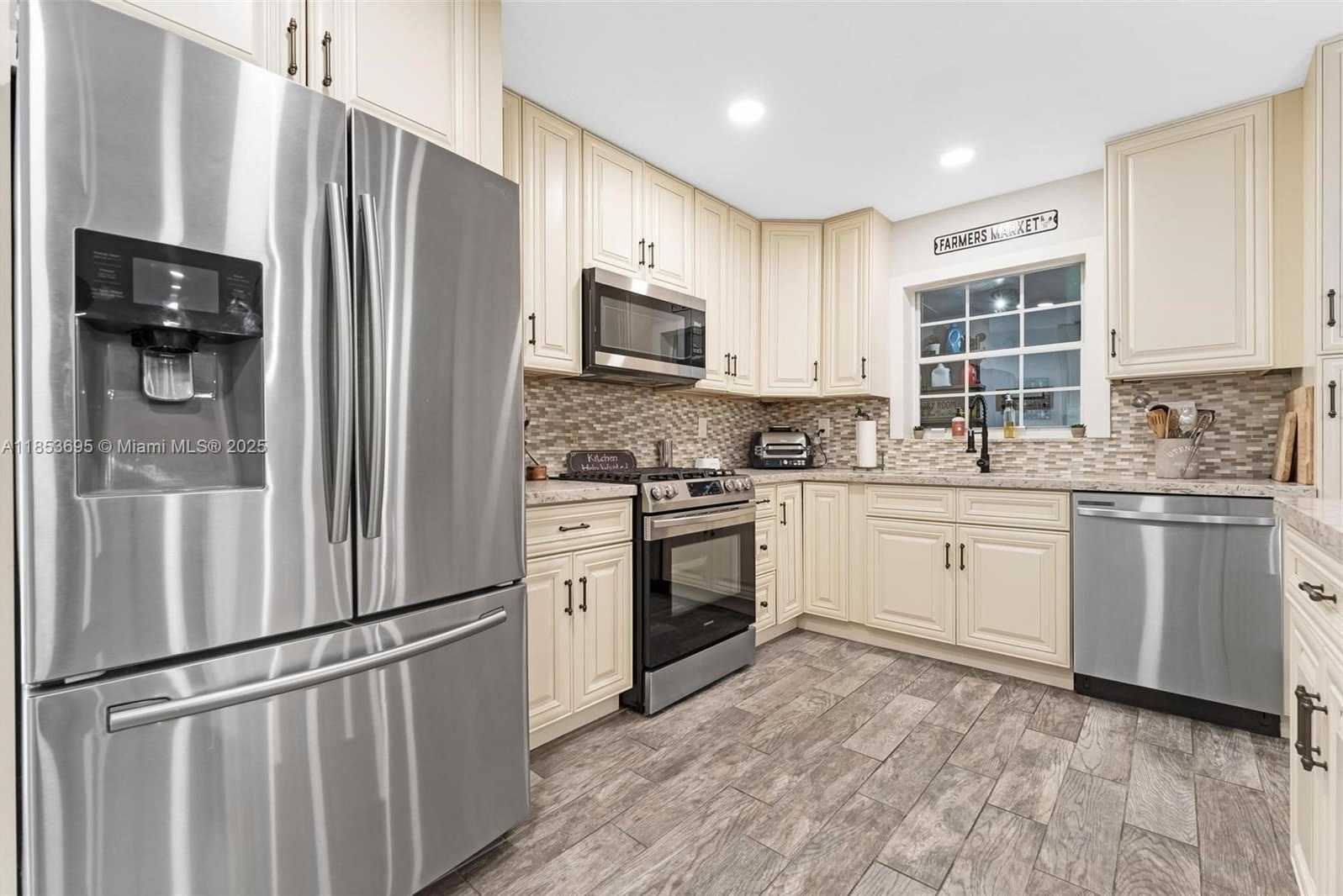 Small Image of 6571 SOUTH WEST 56TH ST, Davie Number 8
