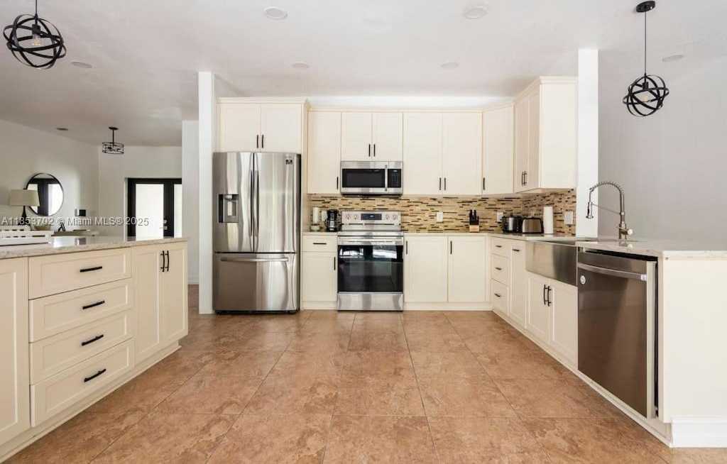 Small Image of 26363 SOUTH WEST 152ND AVE, Homestead Number 11