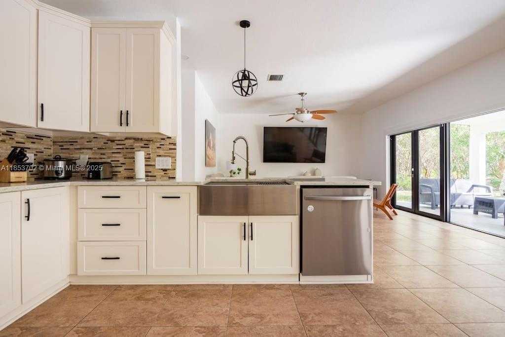 Small Image of 26363 SOUTH WEST 152ND AVE, Homestead Number 12
