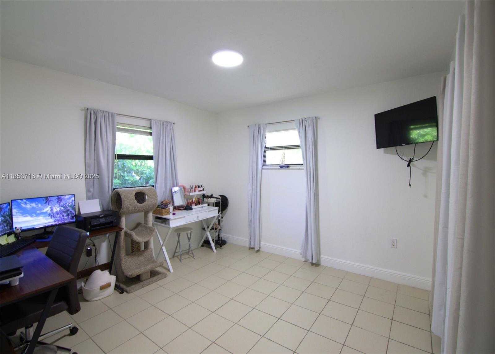 Small Image of 15200 SOUTH WEST 268TH ST, Homestead Number 16