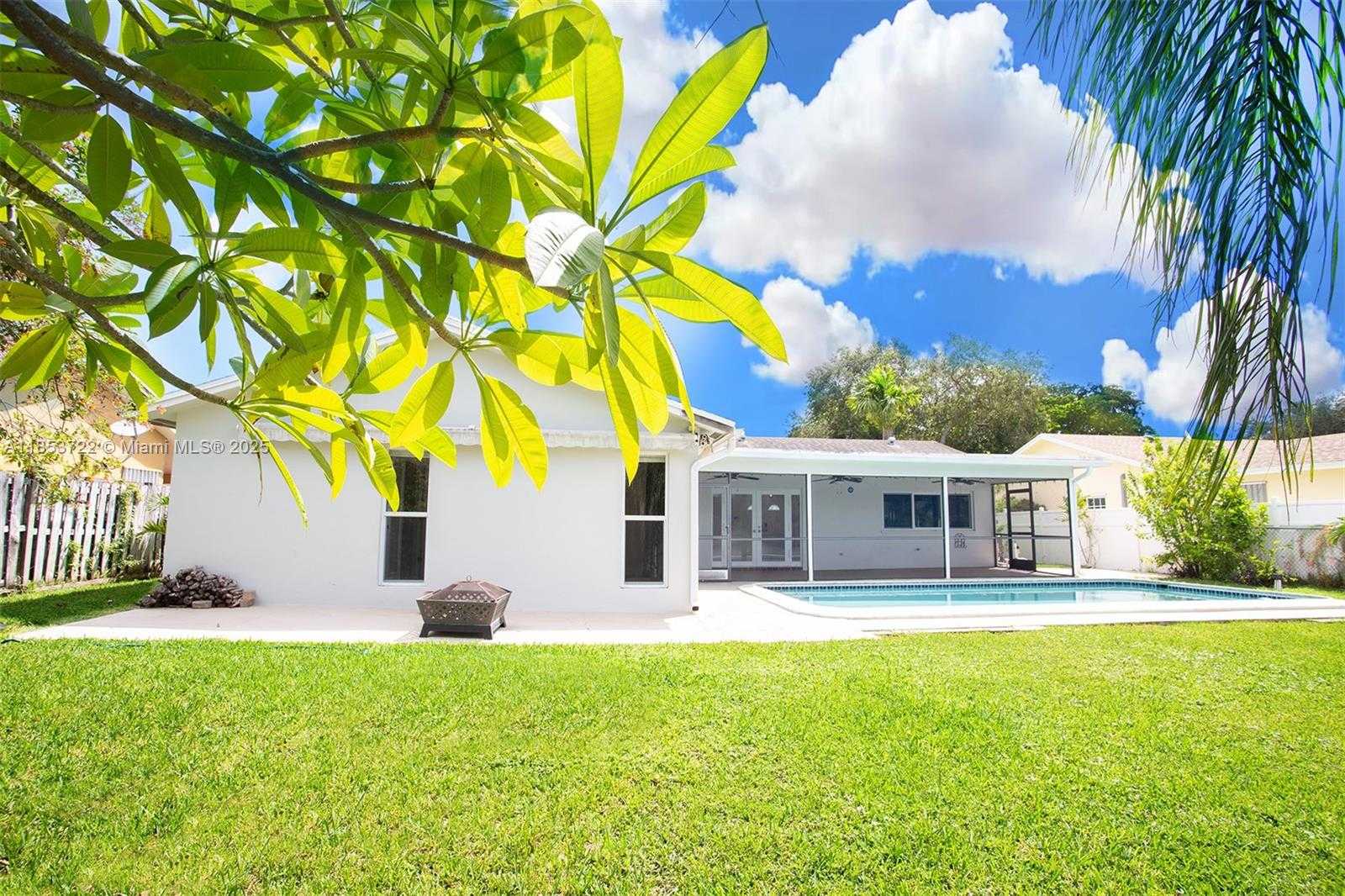 Small Image of 5031 SOUTH WEST 87TH AVE, Cooper City Number 2