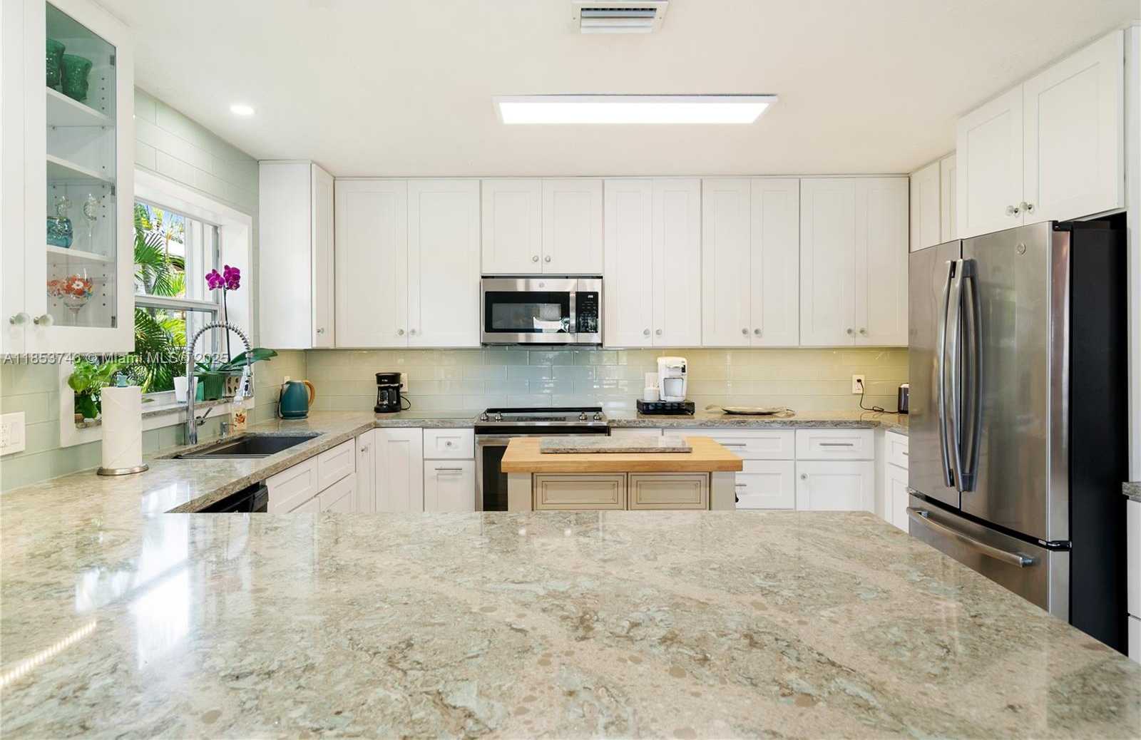 Small Image of 19 NORTH DR, Key Largo Number 15