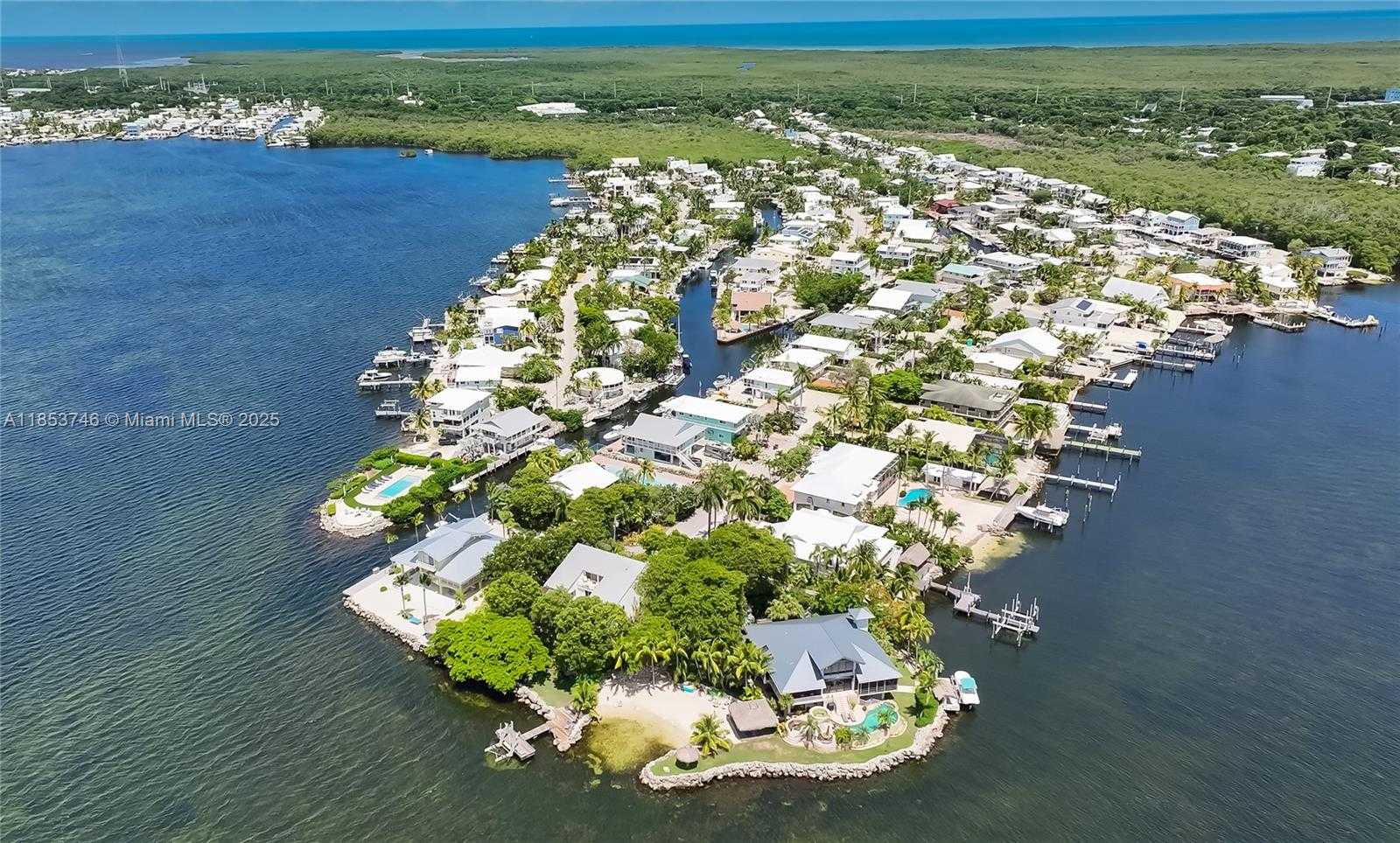 Small Image of 19 NORTH DR, Key Largo Number 38