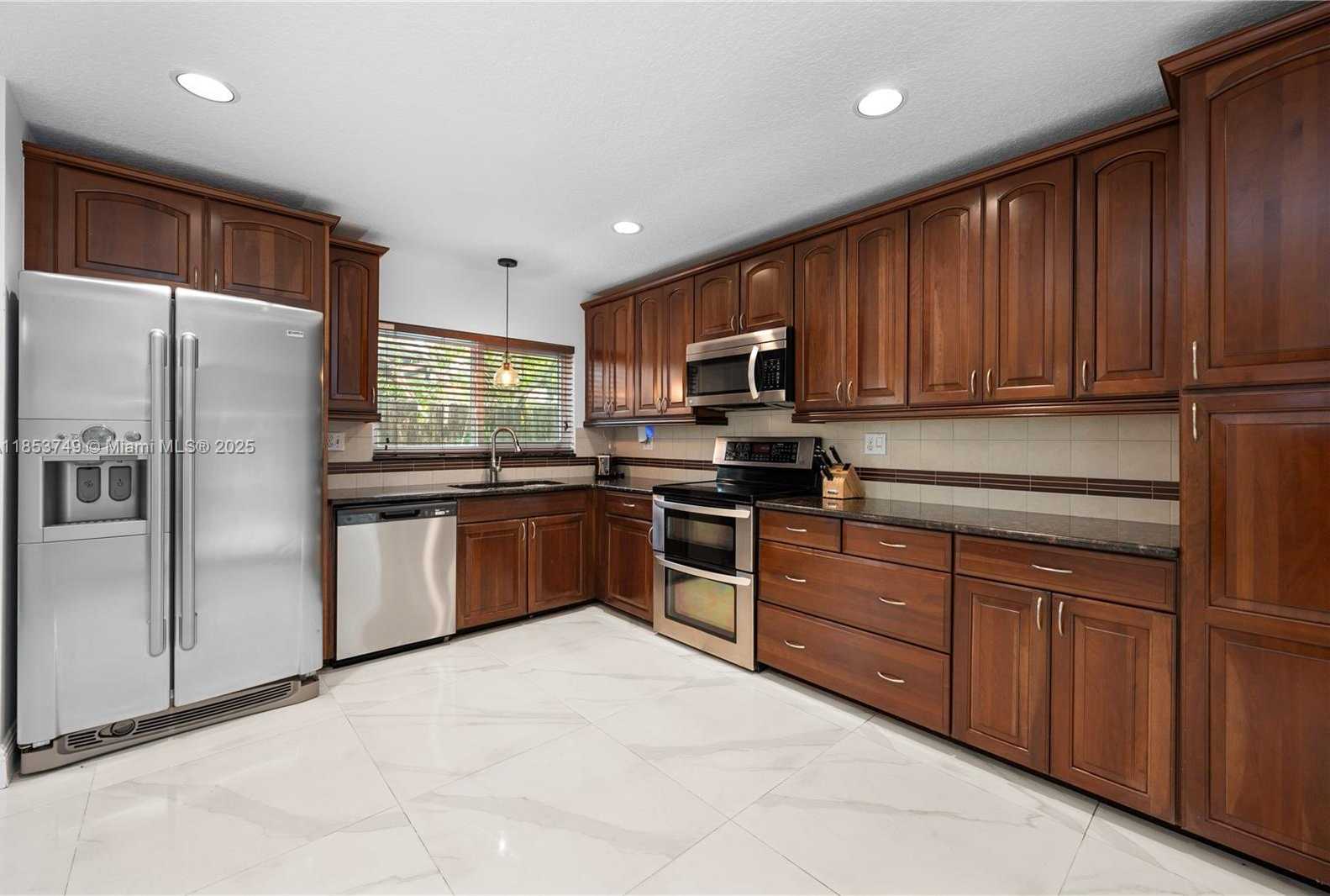 Small Image of 10851 NORTH WEST 26TH ST, Sunrise Number 11