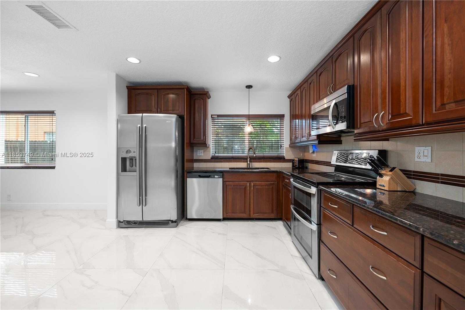 Small Image of 10851 NORTH WEST 26TH ST, Sunrise Number 13