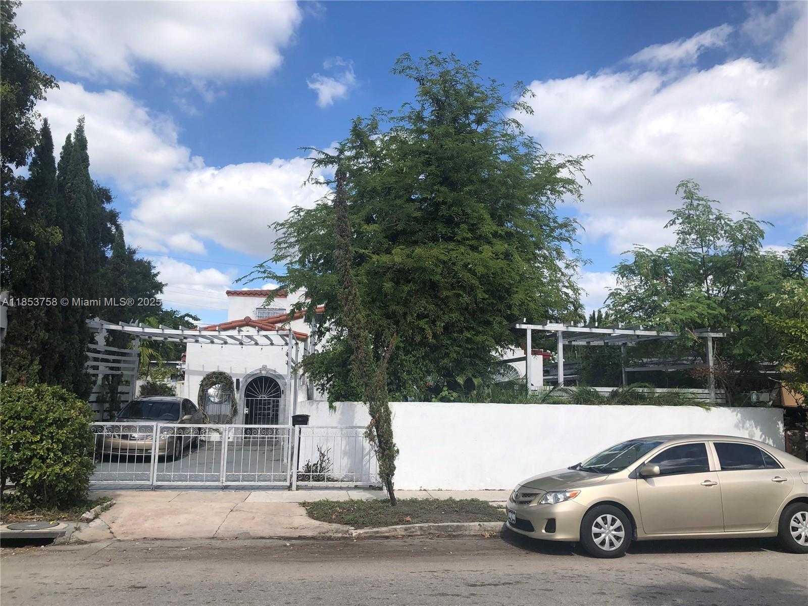 Small Image of 1619 SOUTH WEST 13TH ST, Miami Number 2