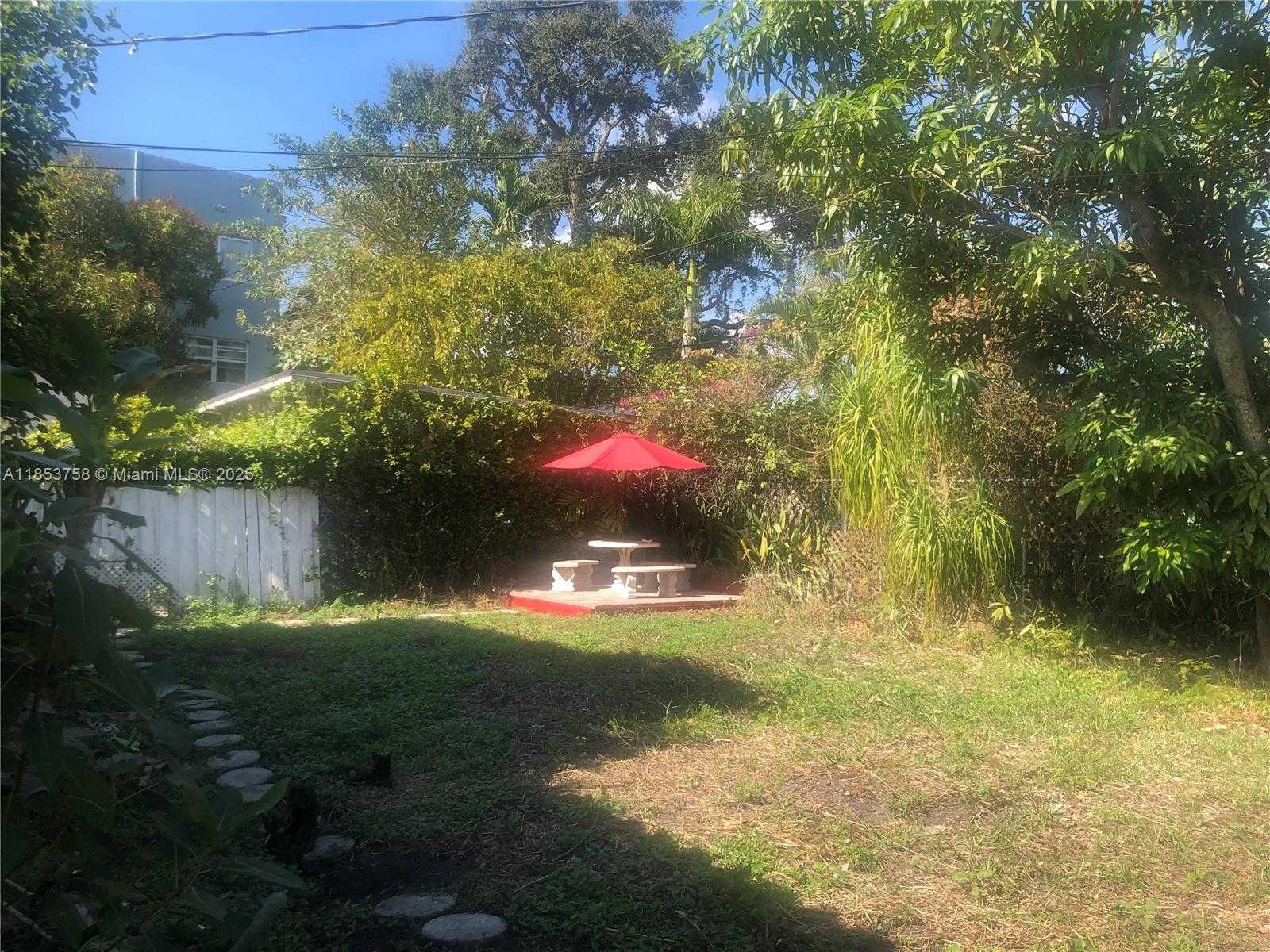 Small Image of 1619 SOUTH WEST 13TH ST, Miami Number 44