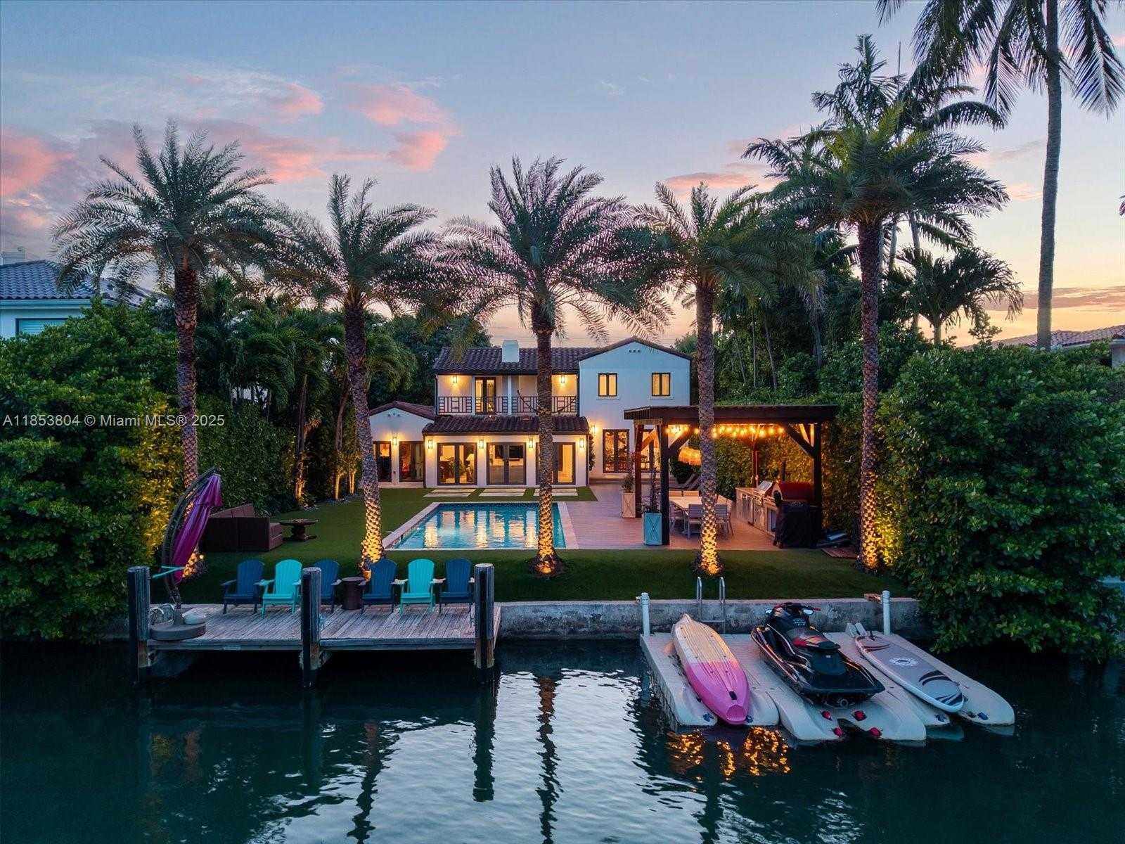 Small Image of 4475 NORTH MERIDIAN AVE, Miami Beach Number 2