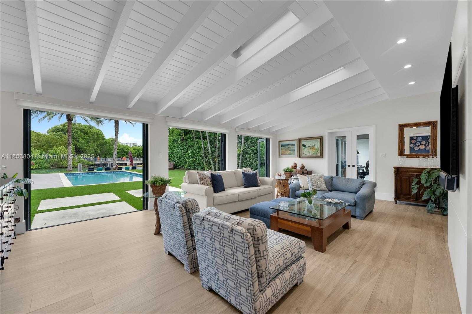 Small Image of 4475 NORTH MERIDIAN AVE, Miami Beach Number 27