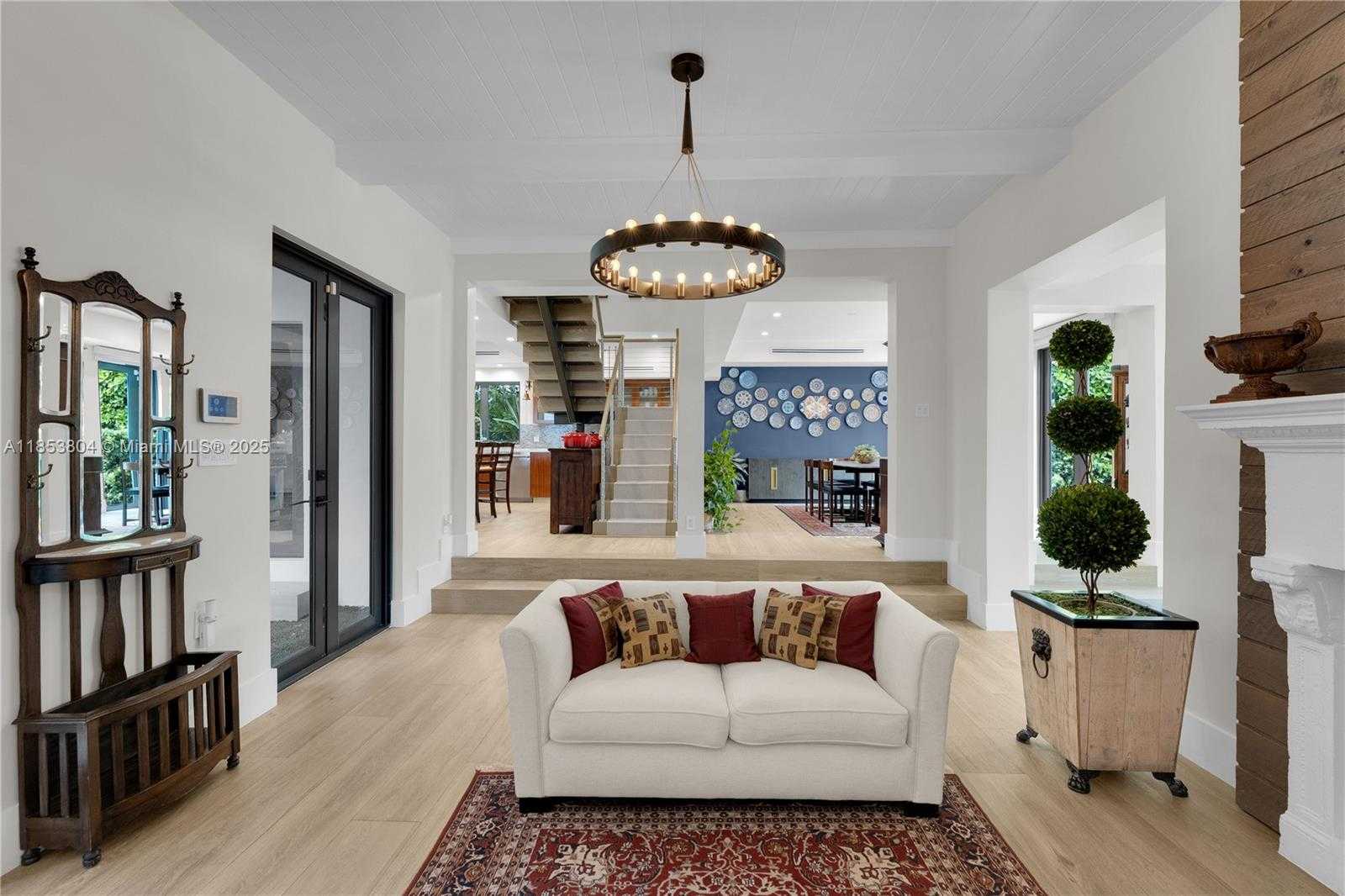 Small Image of 4475 NORTH MERIDIAN AVE, Miami Beach Number 4