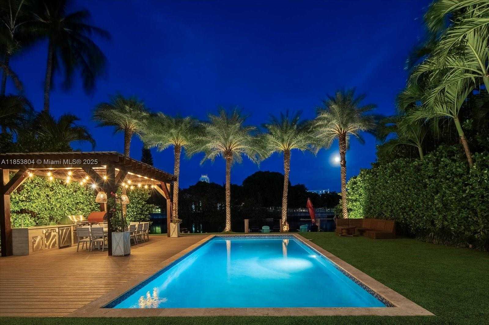 Small Image of 4475 NORTH MERIDIAN AVE, Miami Beach Number 51